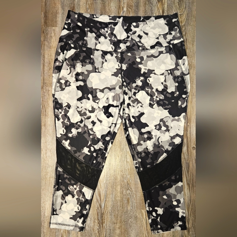 Xersion Camo High Rise 7/8 Ankle Leggings w/ Mesh Panels Size 2X
